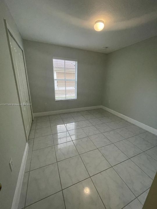 Recently Rented: $2,900 (3 beds, 2 baths, 1327 Square Feet)
