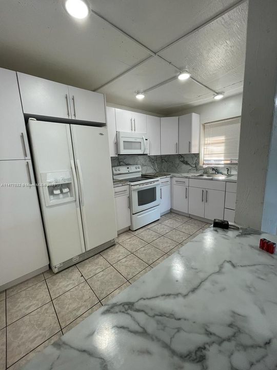 Recently Rented: $2,550 (3 beds, 2 baths, 1167 Square Feet)