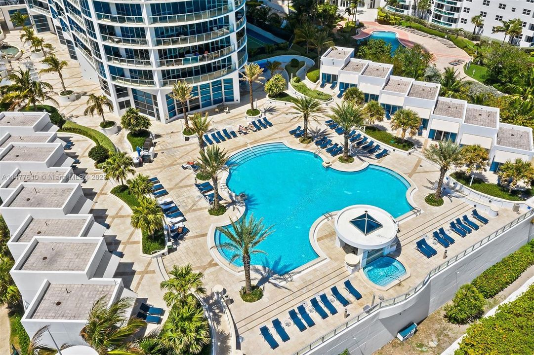 Недавно продано: $1,994,000 (3 спален, 3 ванн, 2308 Квадратных фут)