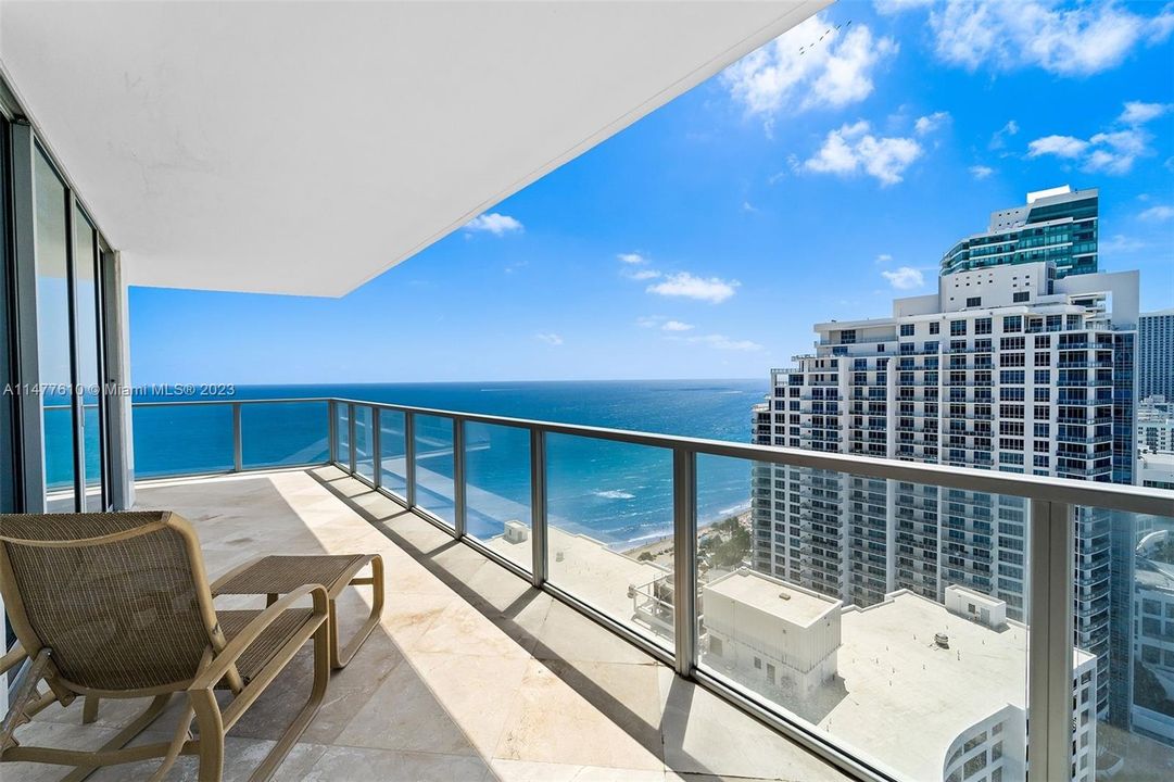 Недавно продано: $1,994,000 (3 спален, 3 ванн, 2308 Квадратных фут)