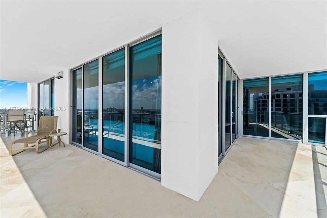 Недавно продано: $1,994,000 (3 спален, 3 ванн, 2308 Квадратных фут)