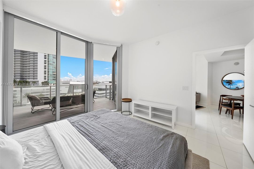 Recently Rented: $7,000 (2 beds, 3 baths, 1552 Square Feet)