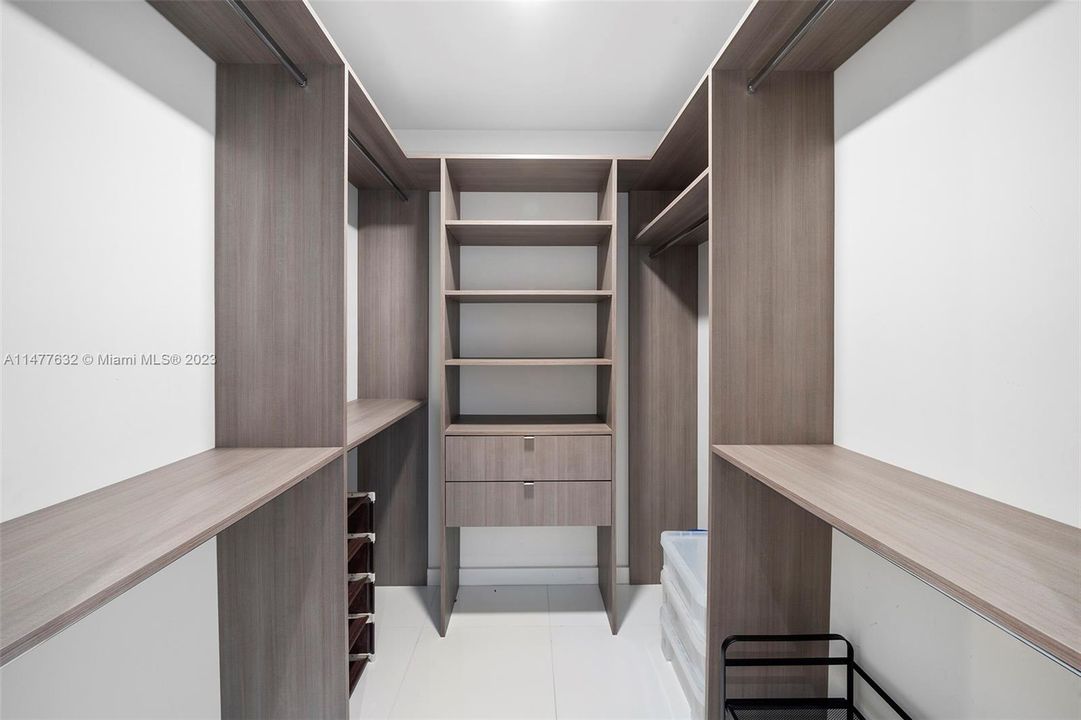 Recently Rented: $7,000 (2 beds, 3 baths, 1552 Square Feet)