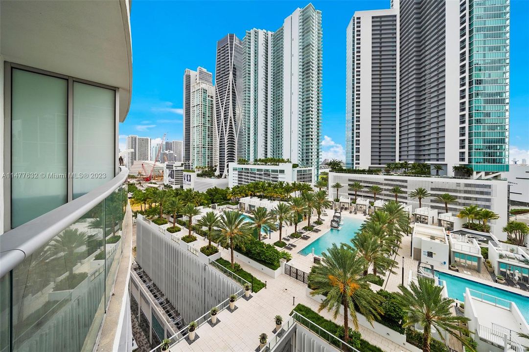 Recently Rented: $7,000 (2 beds, 3 baths, 1552 Square Feet)