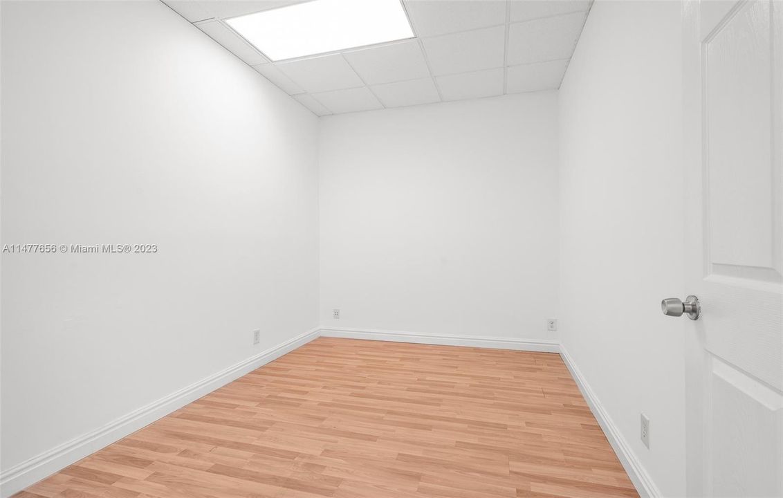 最近售出: $240,000 (0 贝兹, 0 浴室, 0 平方英尺)