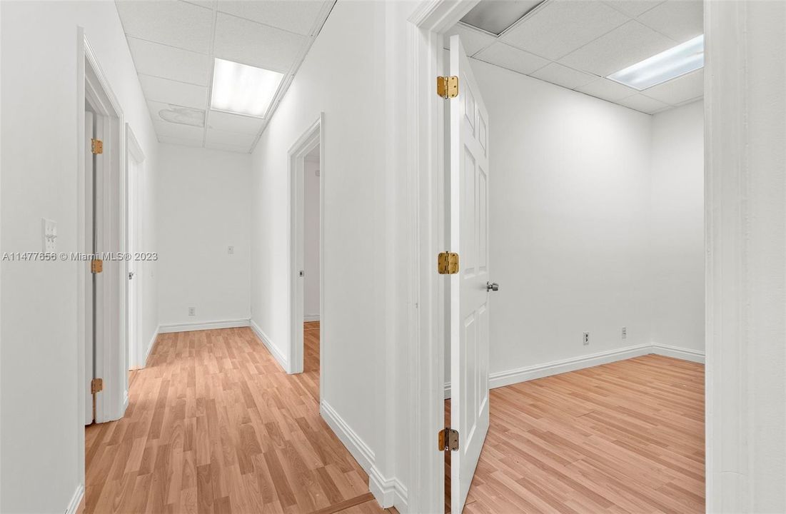 最近售出: $240,000 (0 贝兹, 0 浴室, 0 平方英尺)