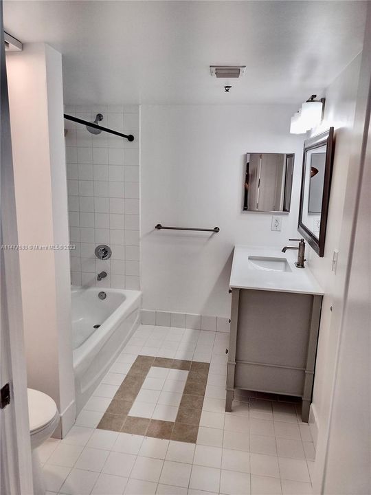 Недавно арендовано: $2,900 (1 спален, 1 ванн, 740 Квадратных фут)