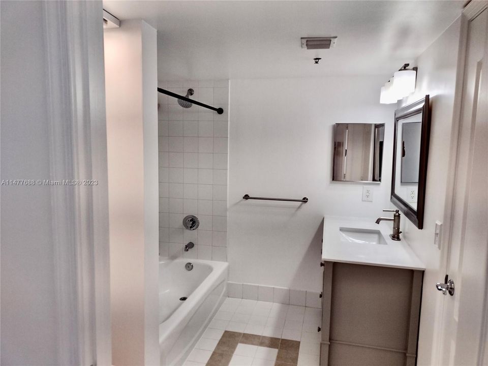 Недавно арендовано: $2,900 (1 спален, 1 ванн, 740 Квадратных фут)