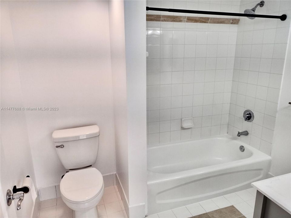 最近租的: $2,900 (1 贝兹, 1 浴室, 740 平方英尺)