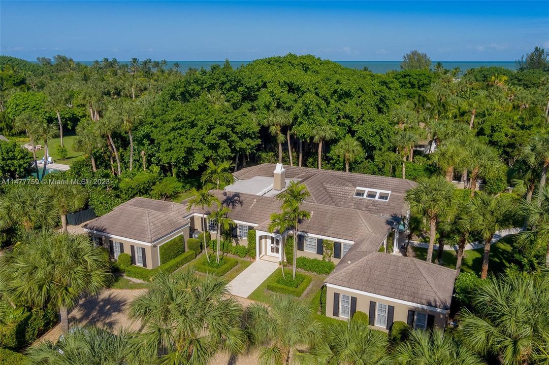 Recently Sold: $5,900,000 (4 beds, 4 baths, 3564 Square Feet)