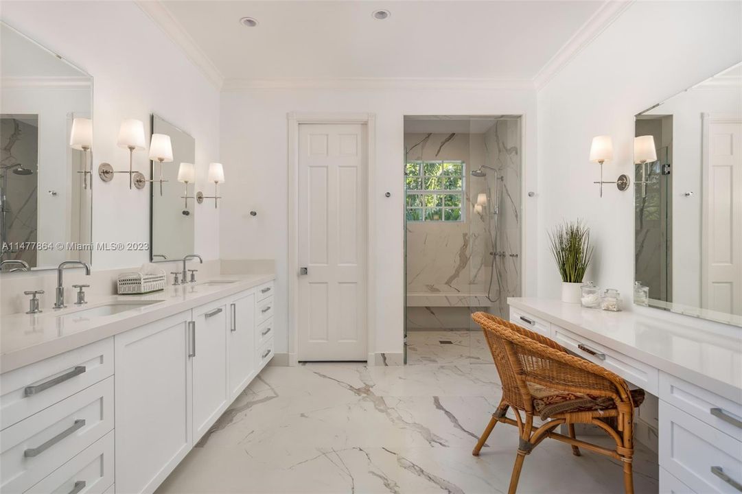 Recently Sold: $3,750,000 (5 beds, 4 baths, 4600 Square Feet)