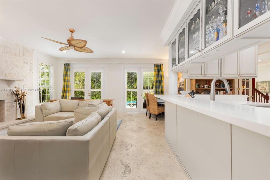 Recently Sold: $3,750,000 (5 beds, 4 baths, 4600 Square Feet)