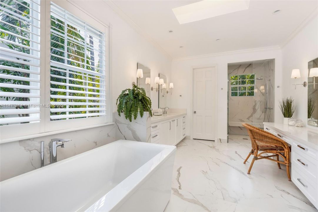 Recently Sold: $3,750,000 (5 beds, 4 baths, 4600 Square Feet)