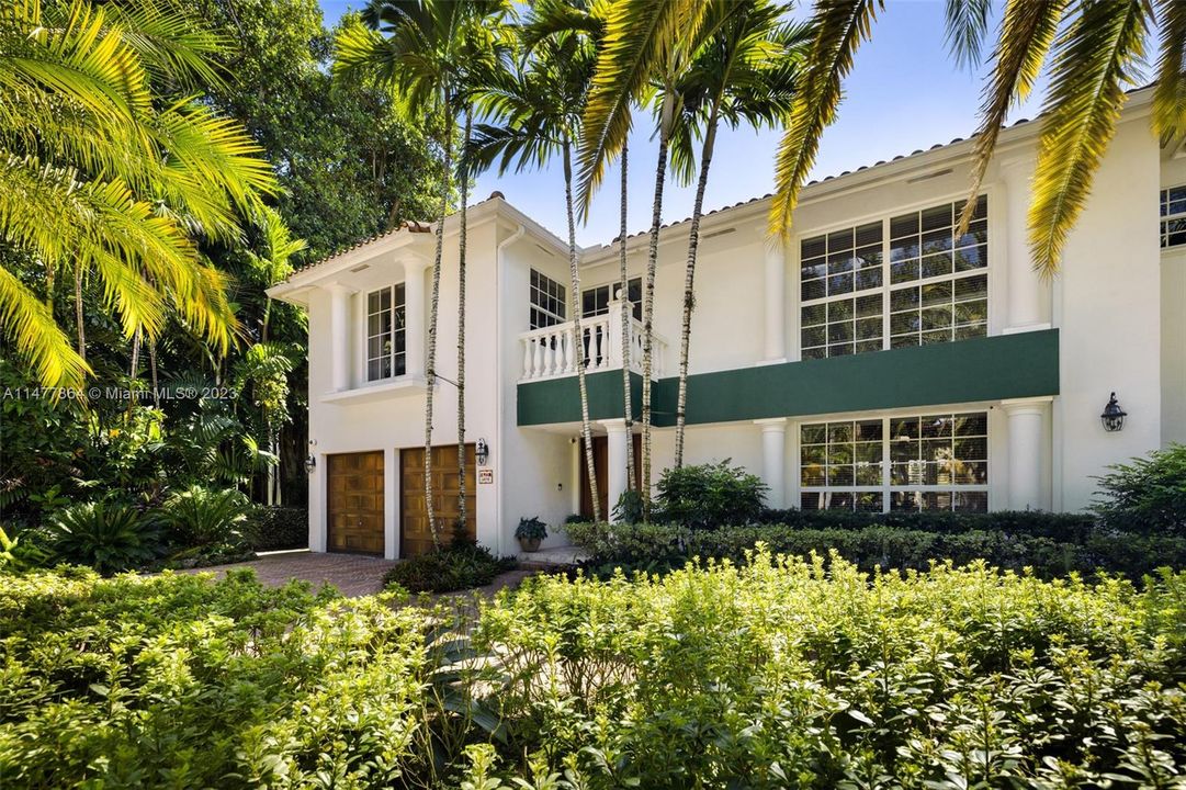 Recently Sold: $3,750,000 (5 beds, 4 baths, 4600 Square Feet)