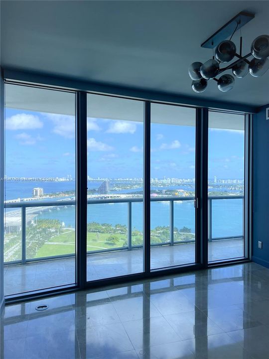 Recently Rented: $3,800 (1 beds, 1 baths, 845 Square Feet)