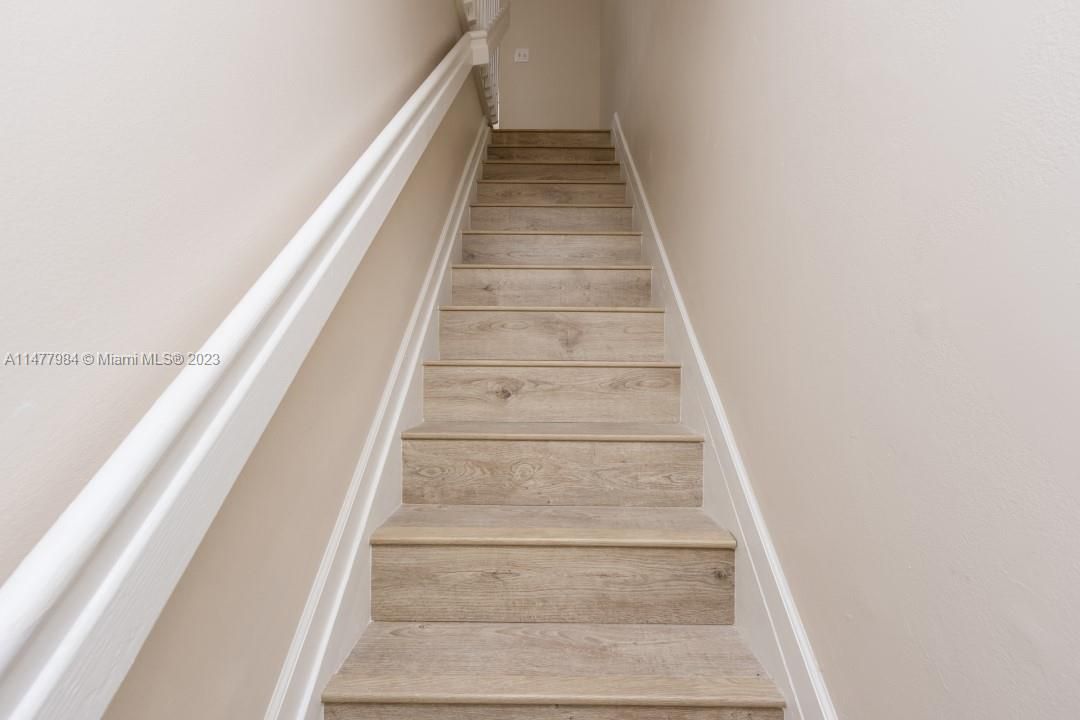 Vendido Recientemente: $410,000 (3 camas, 2 baños, 1524 Pies cuadrados)