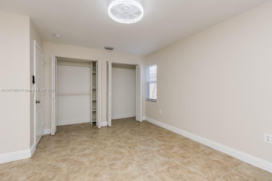 Vendido Recientemente: $410,000 (3 camas, 2 baños, 1524 Pies cuadrados)