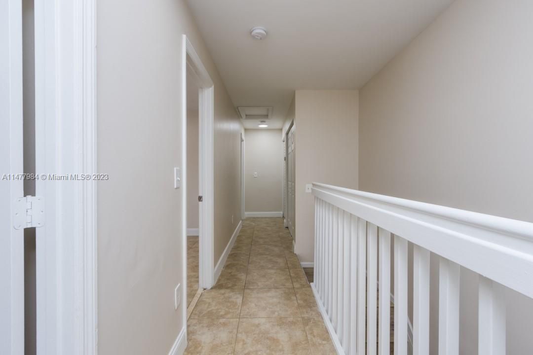 Vendido Recientemente: $410,000 (3 camas, 2 baños, 1524 Pies cuadrados)