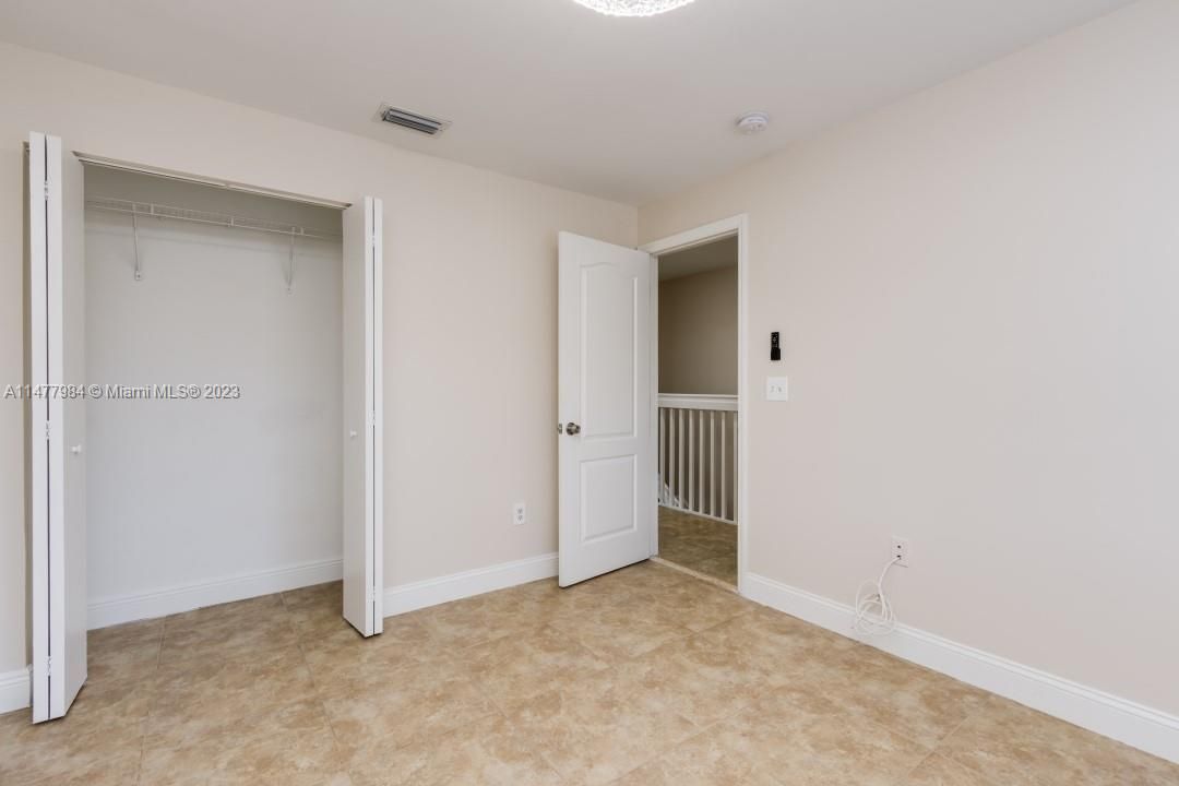 Vendido Recientemente: $410,000 (3 camas, 2 baños, 1524 Pies cuadrados)