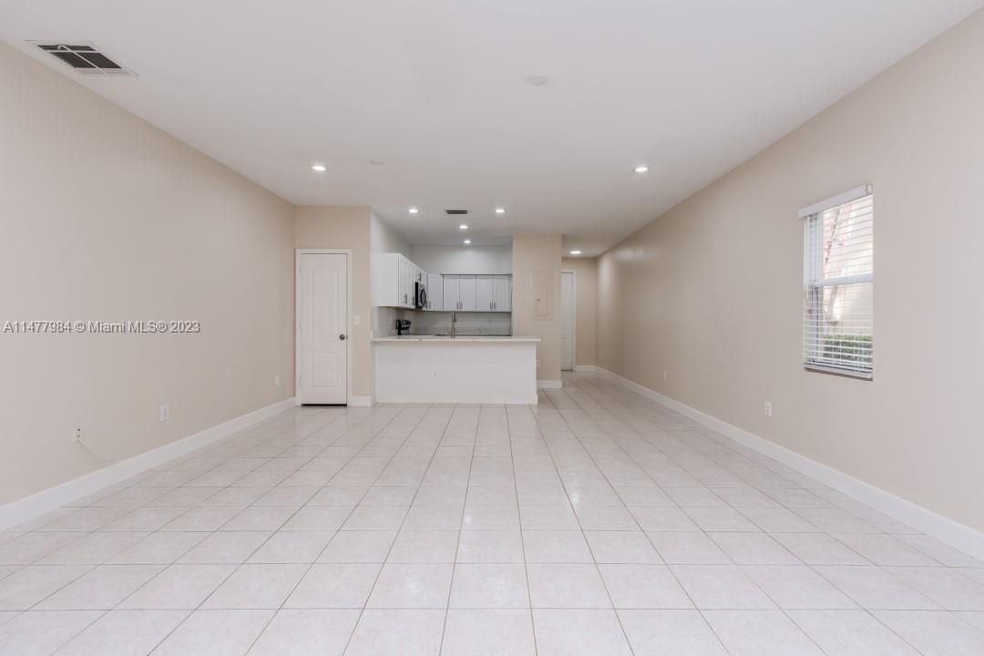 Vendido Recientemente: $410,000 (3 camas, 2 baños, 1524 Pies cuadrados)