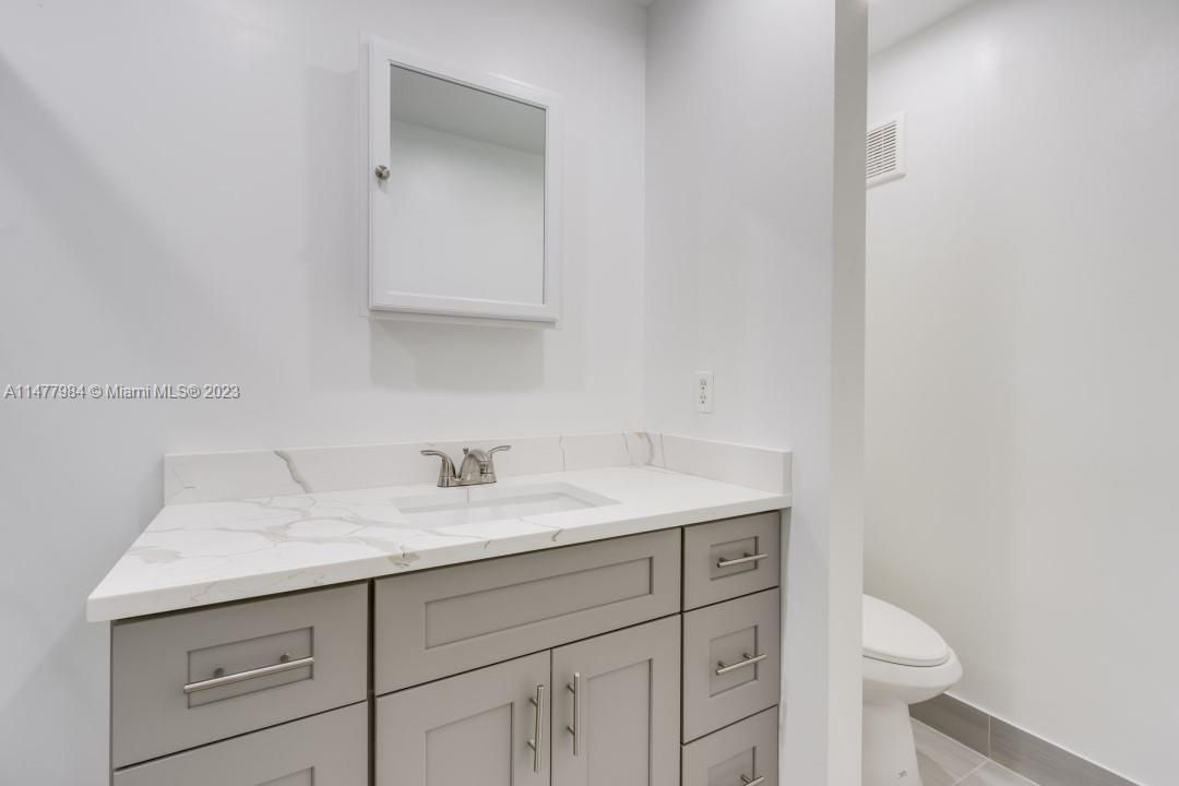 Vendido Recientemente: $410,000 (3 camas, 2 baños, 1524 Pies cuadrados)