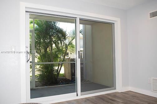 Recently Rented: $2,600 (3 beds, 2 baths, 1496 Square Feet)