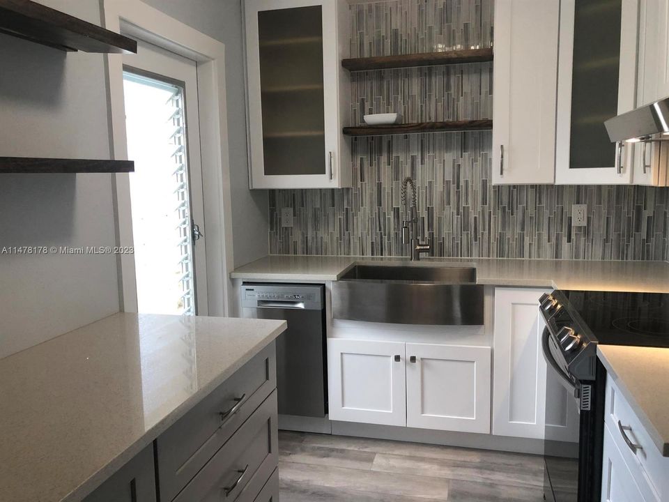 Recently Rented: $2,600 (3 beds, 2 baths, 1496 Square Feet)