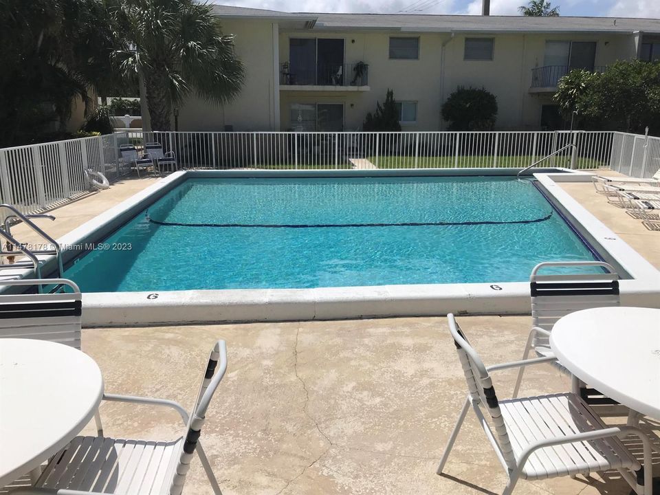 Recently Rented: $2,600 (3 beds, 2 baths, 1496 Square Feet)