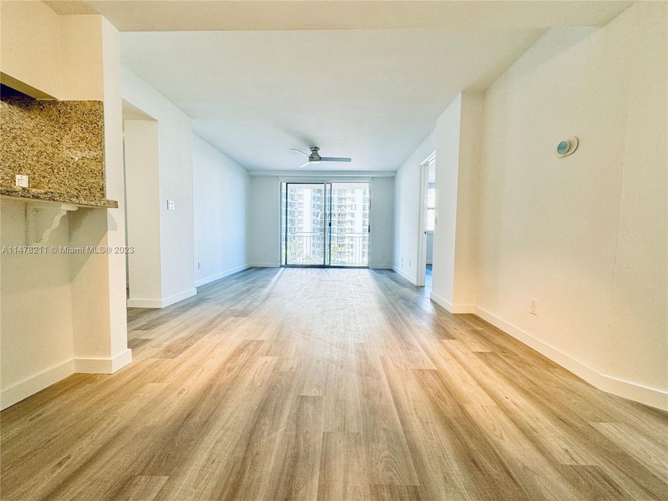 Recientemente alquilado: $3,790 (2 camas, 2 baños, 968 Pies cuadrados)