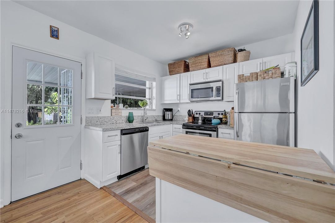 Recently Sold: $799,000 (0 beds, 0 baths, 1445 Square Feet)