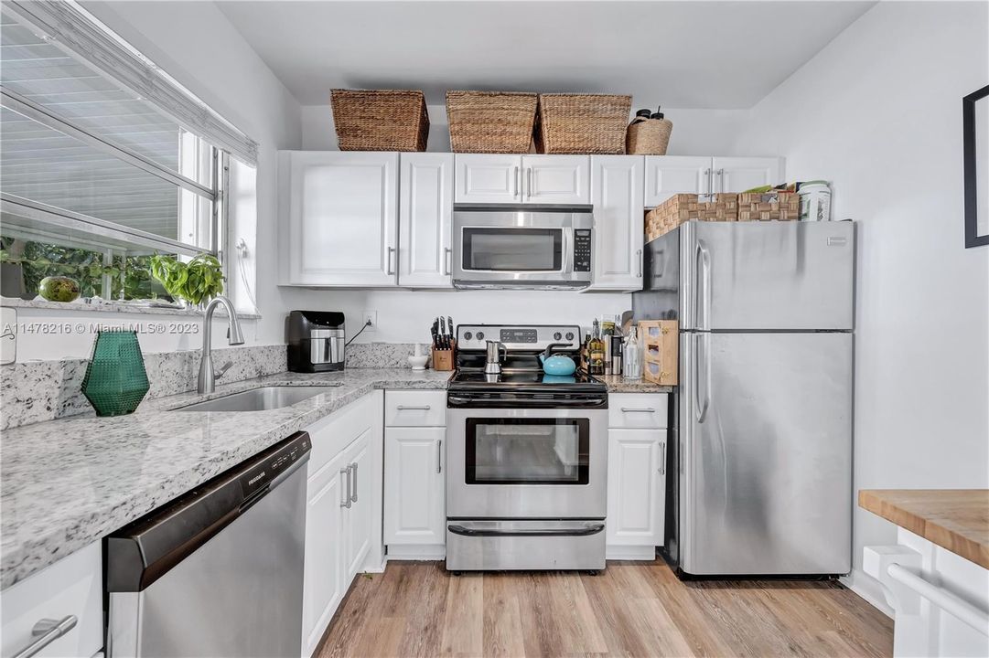 Recently Sold: $799,000 (0 beds, 0 baths, 1445 Square Feet)