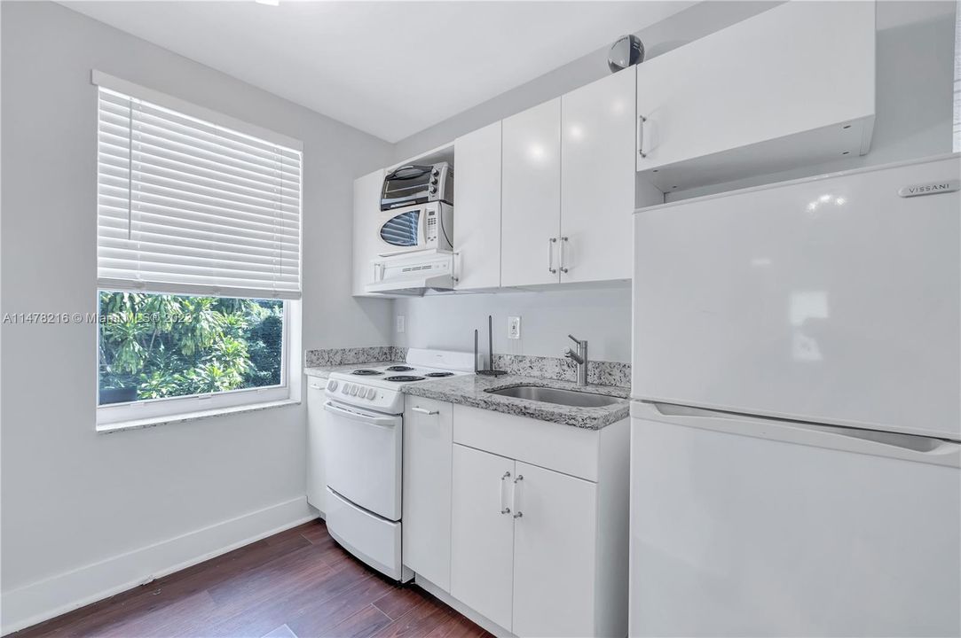 Recently Sold: $799,000 (0 beds, 0 baths, 1445 Square Feet)