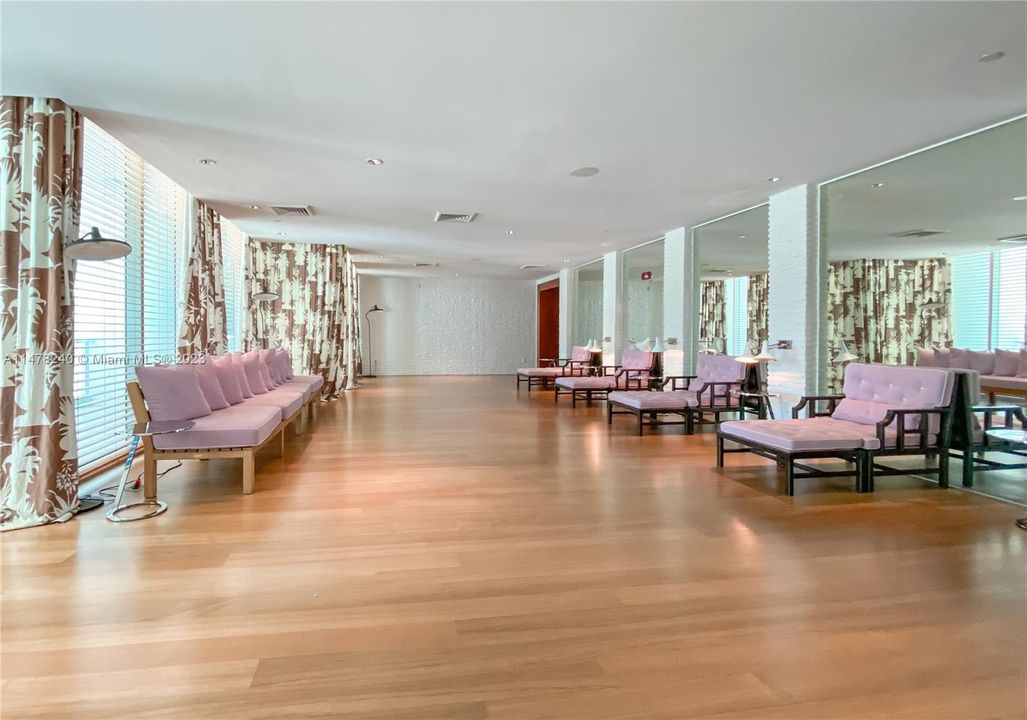 Recently Rented: $12,750 (2 beds, 2 baths, 1595 Square Feet)