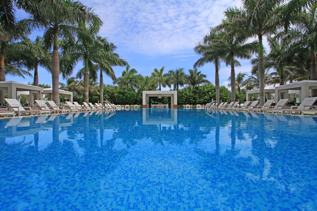 Recently Rented: $12,750 (2 beds, 2 baths, 1595 Square Feet)