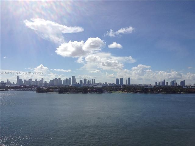 Recently Rented: $6,700 (2 beds, 2 baths, 1058 Square Feet)