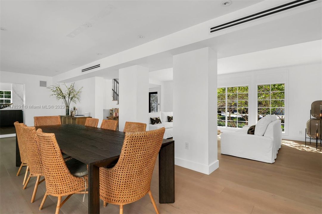 Recently Sold: $4,099,000 (5 beds, 4 baths, 3630 Square Feet)