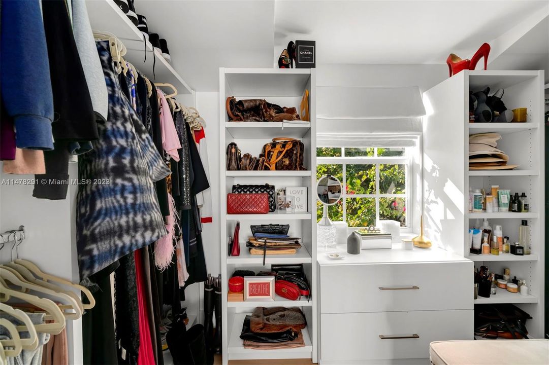 Recently Sold: $4,099,000 (5 beds, 4 baths, 3630 Square Feet)