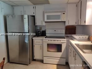 For Sale: $270,000 (2 beds, 2 baths, 1110 Square Feet)