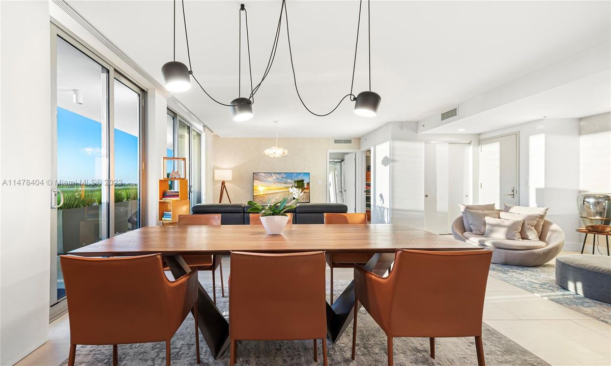 Recently Sold: $1,199,000 (2 beds, 2 baths, 1620 Square Feet)