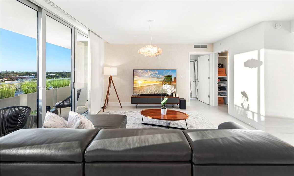 Recently Sold: $1,199,000 (2 beds, 2 baths, 1620 Square Feet)