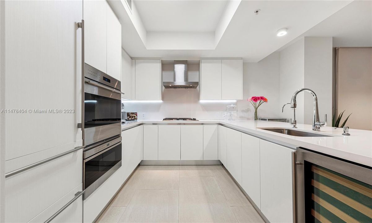 Recently Sold: $1,199,000 (2 beds, 2 baths, 1620 Square Feet)