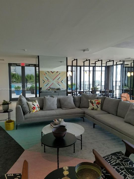 Recently Rented: $3,100 (1 beds, 1 baths, 593 Square Feet)