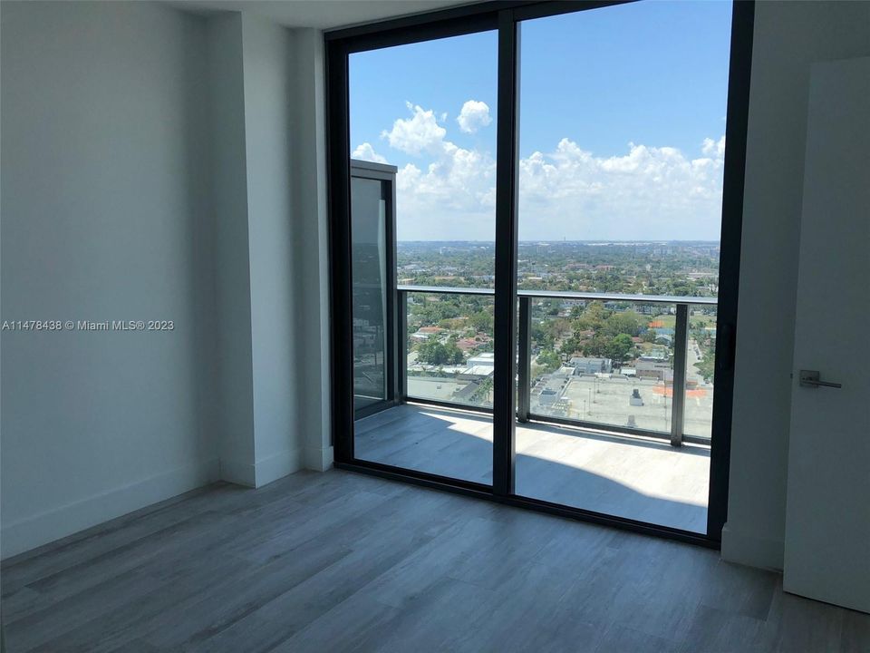 Recently Rented: $3,100 (1 beds, 1 baths, 593 Square Feet)