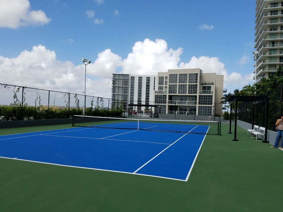 Recently Rented: $3,100 (1 beds, 1 baths, 593 Square Feet)