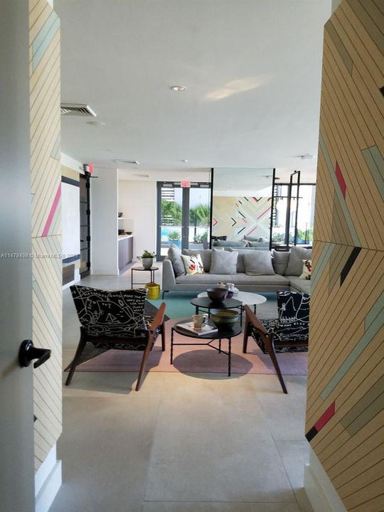 Recently Rented: $3,100 (1 beds, 1 baths, 593 Square Feet)