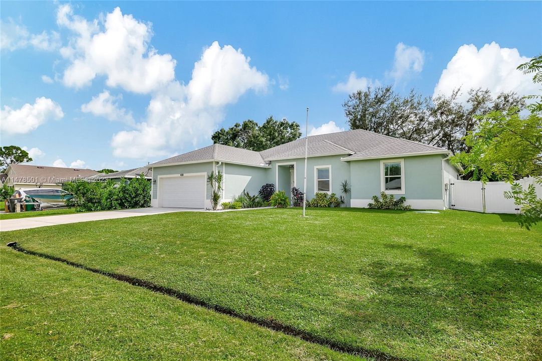 Recently Sold: $489,900 (4 beds, 2 baths, 2227 Square Feet)