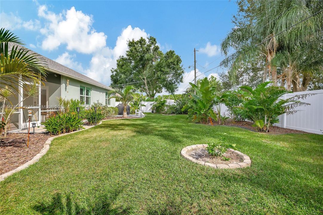 Recently Sold: $489,900 (4 beds, 2 baths, 2227 Square Feet)