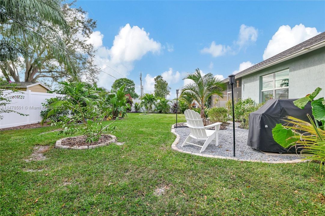 Recently Sold: $489,900 (4 beds, 2 baths, 2227 Square Feet)