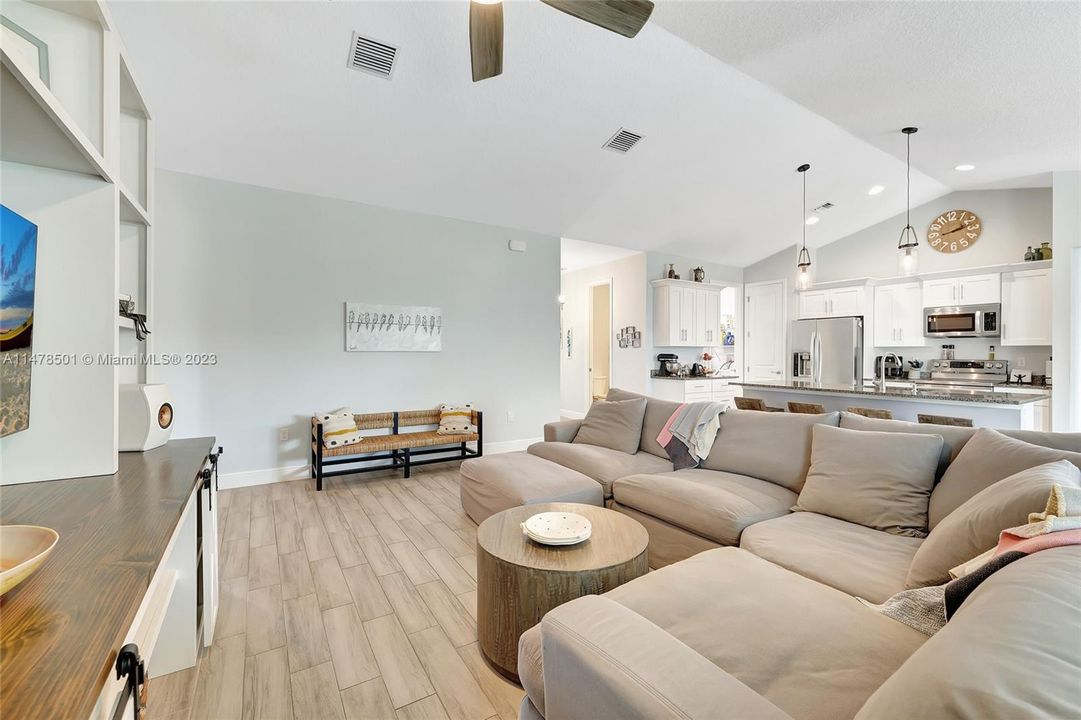 Recently Sold: $489,900 (4 beds, 2 baths, 2227 Square Feet)