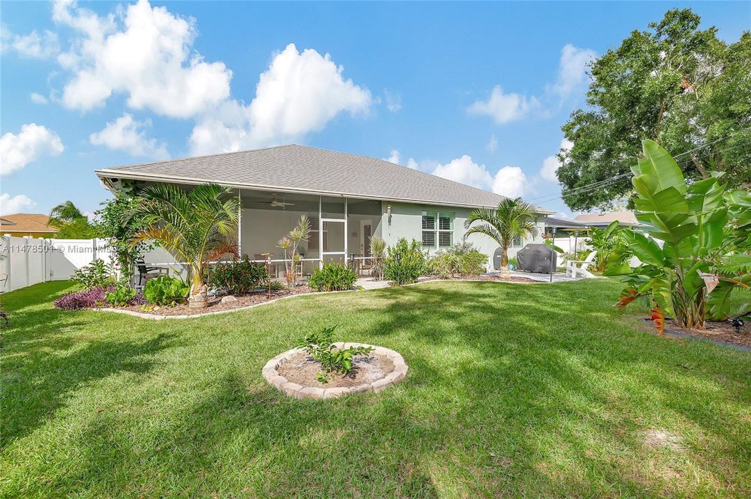 Recently Sold: $489,900 (4 beds, 2 baths, 2227 Square Feet)